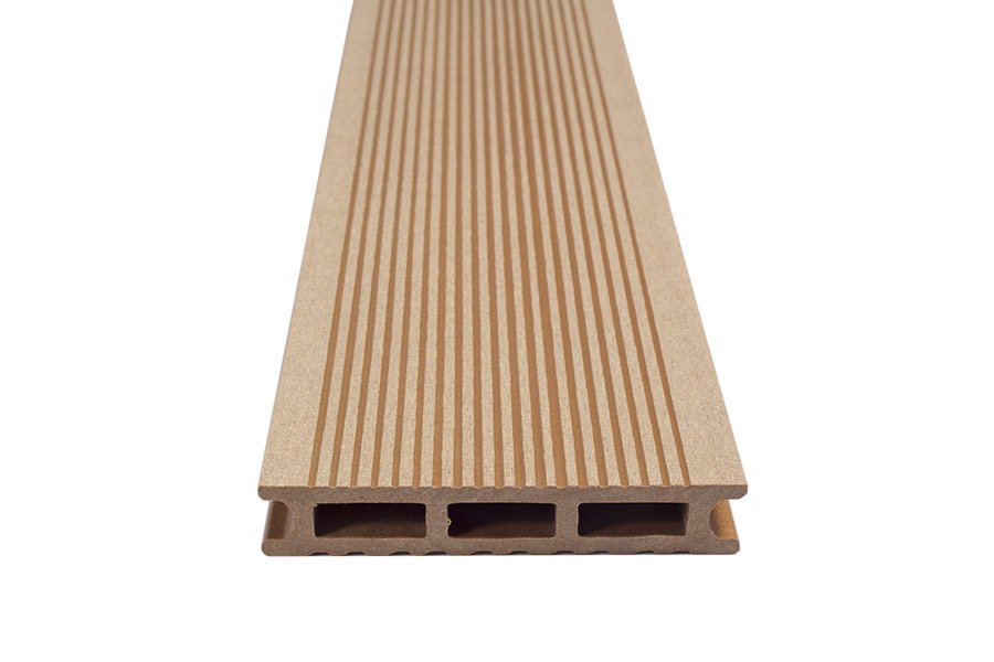 wpc-decking-savadeck-premium-wood-02.jpg.webp