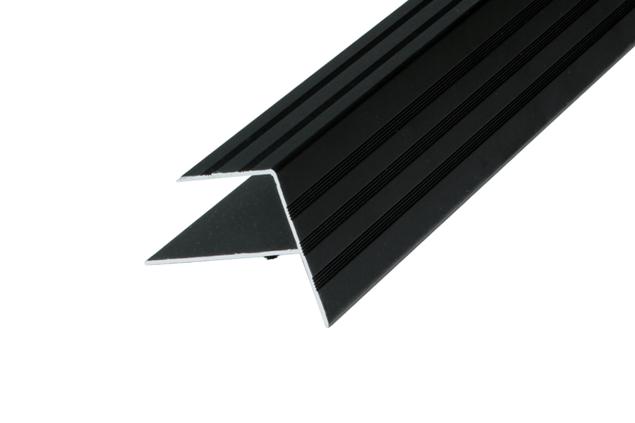 alu-f-profil-m5-crni-01.jpg