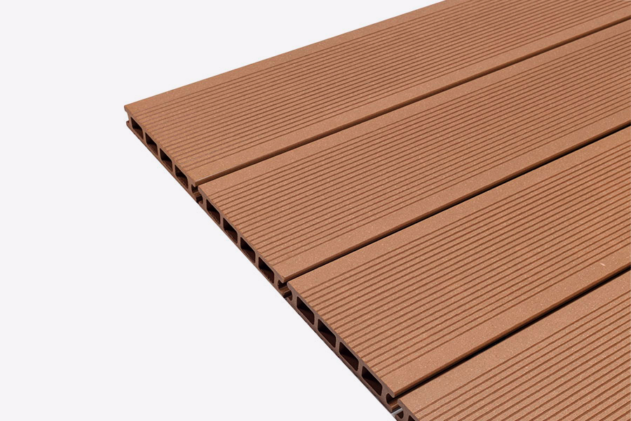 Savadeck Classic Deking Terracotta – poševen prikaz več desk