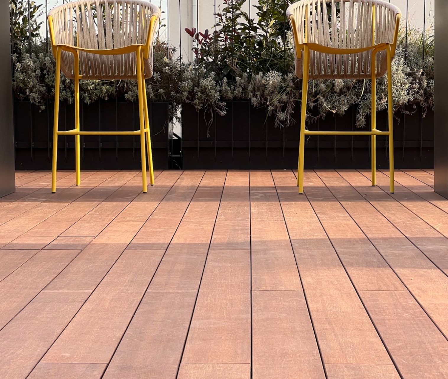 Savadeck Hardwood – deking površina u eksterijeru uz baštenske stolice